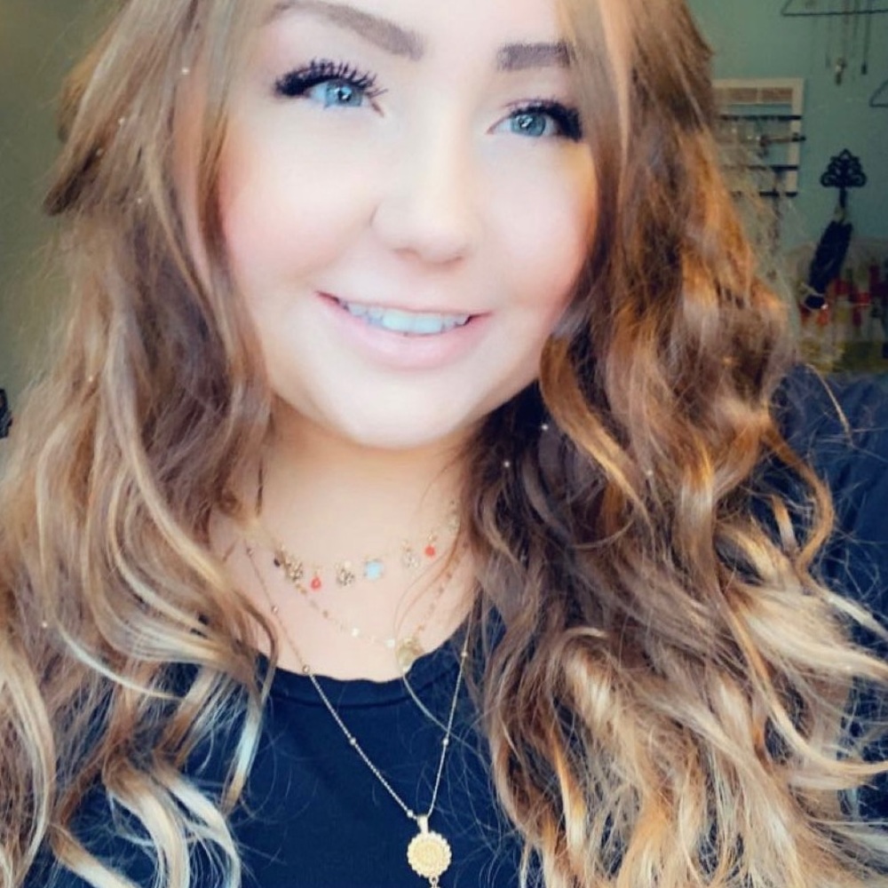 Meet your Posher, Alena